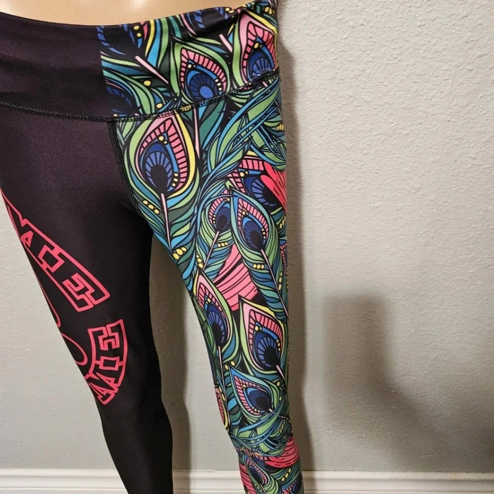 Feed Me Fight Me Feather Print Leggings - Picture 2 of 4